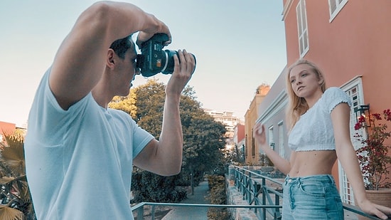 Aynı Modeli Aynı Yerde Fotoğraflayan 3 Fotoğrafçıdan Tarzın Önemini Vurgulayan Çalışma