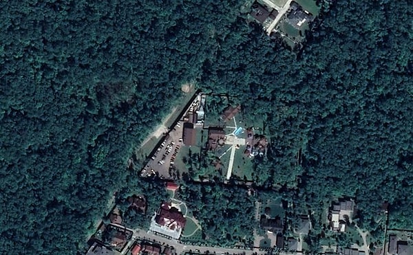 1. На сегодняшний день съемки «Дома-2» проходят неподалеку от коттеджного поселка Летова Роща в Новой Москве.