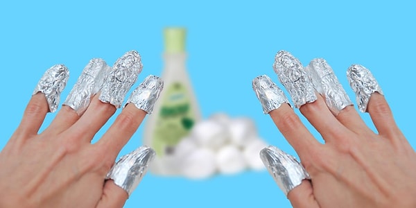 8. Вам лень стереть лак с ногтей, поэтому вы долго ходите с покрытием, а затем просто сгрызаете его 😝