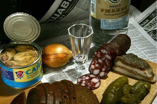 1. Заменяют еду алкоголем