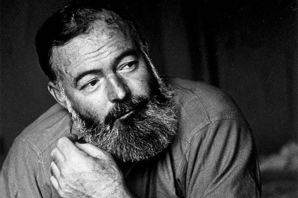 7. Этот писатель страдал от частых депрессий, чувства неуверенности и страха. Лечение электрошоком не помогло ему. А позже он выстрелил себе в голову из ружья...