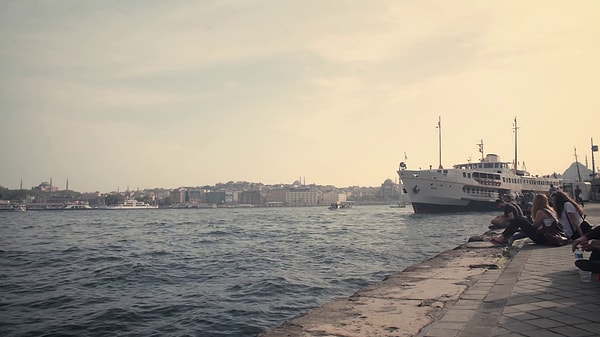 1. "Я знаю только одну причину разрушившихся отношений, она совсем не связана со штампом в паспорте. Недосказанность. Все начинается с нее"