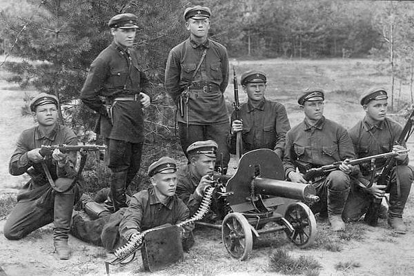 2. Какой пулемёт русские впервые получили только в начале 20 века?