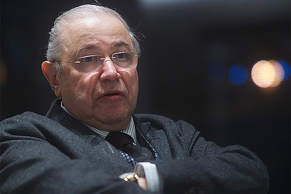 9. Евгений Петросян сперва отрицал все слухи о разводе и разделе имущества, а позже заявил, что это его личная жизнь и отказался комментировать ситуацию.