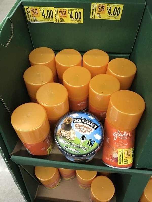 1. Кто этот монстр, который оставил мороженое таять среди свечей??