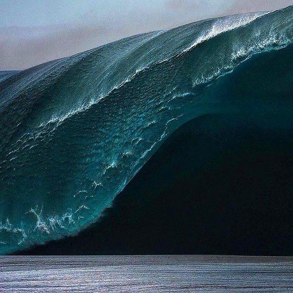 19. Yaklaşık 9 metre uzunluğunda bir dalga. 🌊
