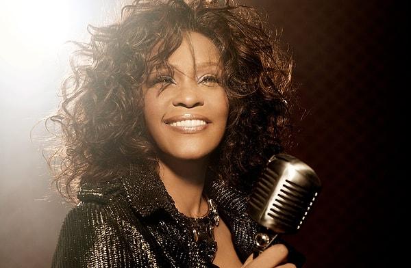 Muazzam bir sese ve gırtlağa sahip olan Whitney Houston, hala dünyanın en başarılı şarkıcılarından biri olarak anılıyor.
