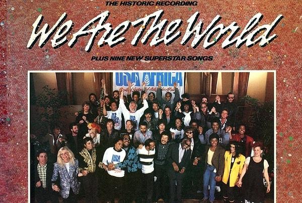 Aynı yıl Stevie Wonder, Michael Jackson, Ray Charles ve birçok ünlüyle "We are the world" isimli şarkıyı seslendirdi.