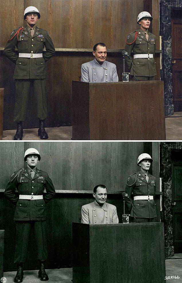 1. Nürnberg Uluslararası Askerî Ceza Mahkemesi'nde kürsüde oturan Hermann Göring, 1946