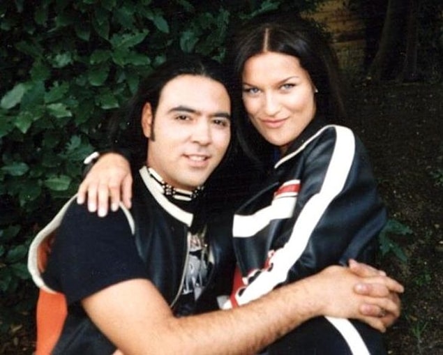11. Ebru Şallı ve Ozan Orhon'un, kayınvalide, bebek gibi sebeplerle tartışmalı olarak boşanması