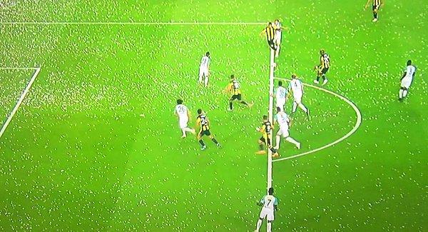 Fenerbahçe'nin penaltı kazandığı pozisyon.