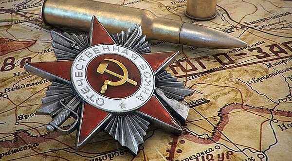 4. Кто был Верховным главнокомандующим советской армии в годы Великой Отечественной войны?