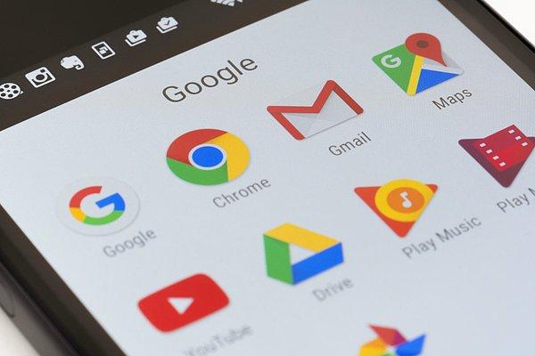Google, kullanıcıların yaptığı aramalardaki terimlerin arama yoğunluğunu ve ilgisini Google Arama Trendleri servisi ile gösteriyor.