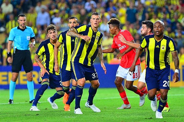 Fenerbahçe, üst üste 11 sezondur Şampiyonlar Ligi dışında kaldı. Fenerbahçe, UEFA Avrupa Ligi'ne direkt olarak gruplardan katılacak.