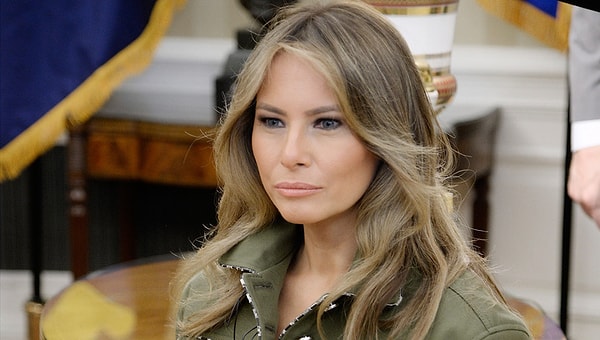 5. На лице Мелании Трамп иногда можно увидеть улыбку, но получается она у жены президента США какой-то неестественной.