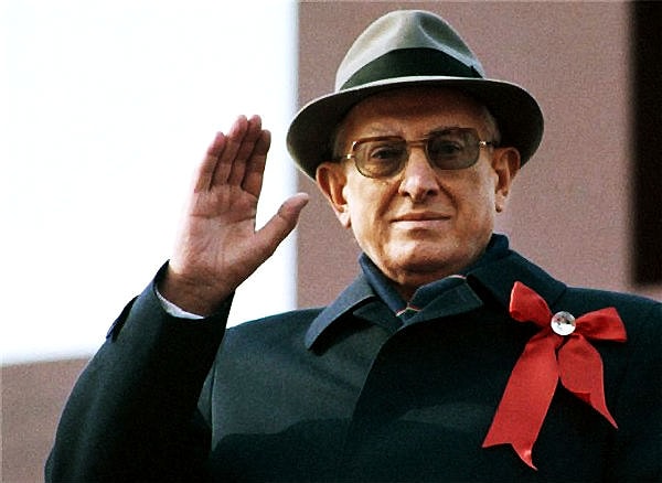 9. В каком году случилось покушение на Юрия Андропова - генерального секретаря ЦК КПСС?