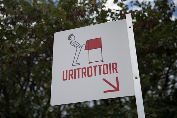 4. Администрация города начала установку писсуаров, получивших название Uritrottoir, в начале 2018 года, и они полностью поменяли сам концепт общественных туалетов.