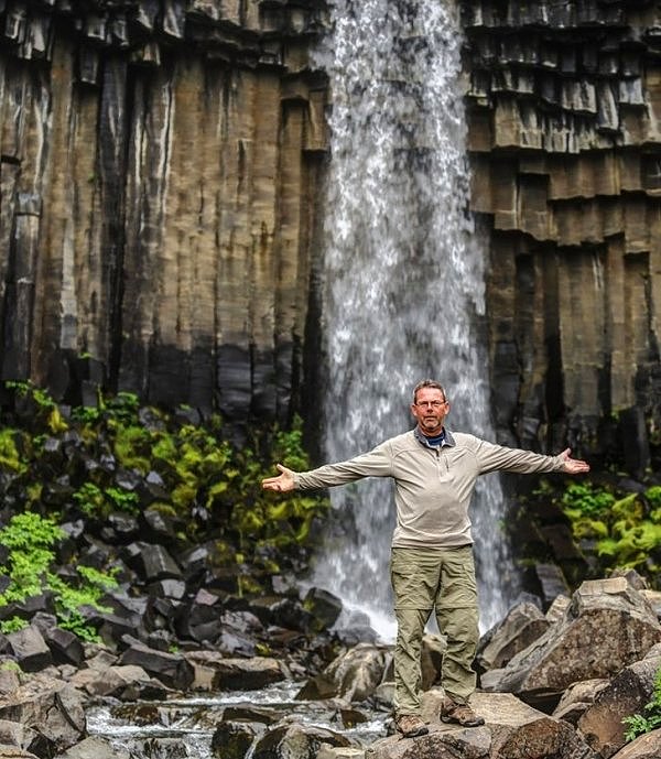 7. İzlanda'ya gitme hayalini 63 yaşında gerçekleştiren adam.