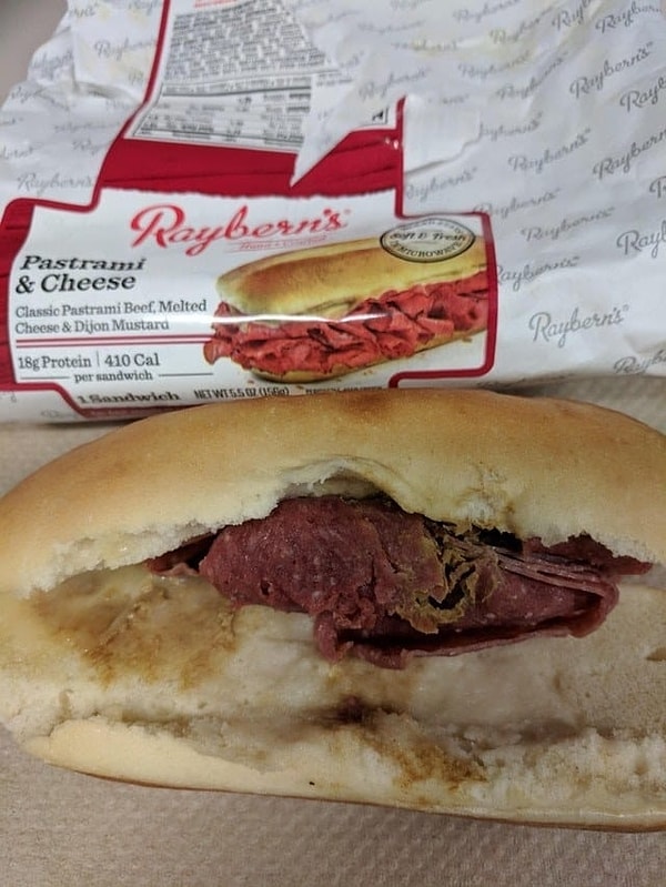 8. Сэндвич, который на 99,9% состоит из хлеба 😠