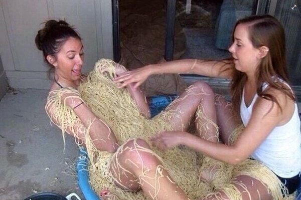 14. Не хотите фотосессию с Ролтоном?