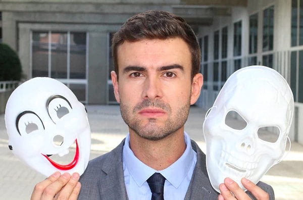 1. Постарайтесь как можно лучше запомнить лицо этого мужчины в течение 1-2 минут.