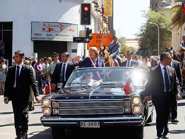 5. Şili Devlet Başkanı, 1966 model bir Ford Galaxie XL kullanıyor.