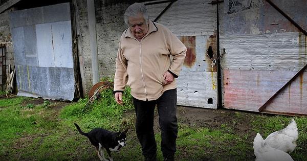 Mujica istifa kararını köpeğinin ölmesinin ardından aldığını aktardı.