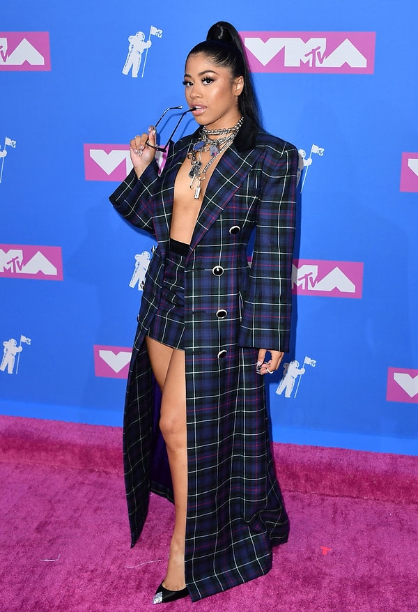 9. Хеннесси Каролина