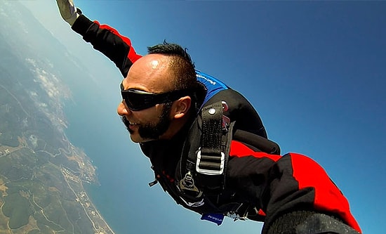 Hayko Cepkin'den Dünyada Bir İlk: Zeytinli Rock Festivali Alanına Bin Metreden Paraşütle İnecek