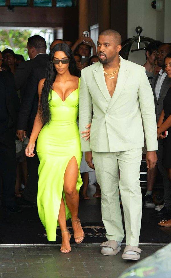 Kim Kardashian'ın son günlerde aşırı derecede parlak, neon renklerle dolaştığını görmüşsünüzdür.