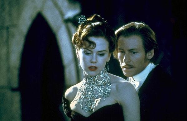 17. Nicole Kidman, Moulin Rouge!'da sinema tarihinin en pahalı kolyesini taktı. Kolyede 1308 elmas bulunuyordu ve değeri 1 milyon dolar kadardı.