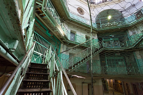 4. В Древней Руси монастыри иногда делали тюрьмами, поэтому архитектор Домишко предусмотрел, что в "Крестах" заключённые могут искупать и замаливать свои грехи.