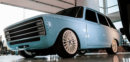 Как тебе такое Илон Маск? Концерн «Калашников» хочет выпустить электромобиль в ретро-стиле