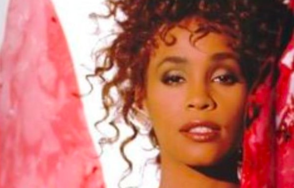 6. Ее сингл "I Will Always Love You" не могут перепеть очень многие. Неподражаемую певицу зовут...