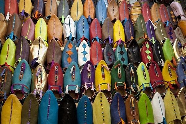 4. Papuç sözcüğünün bu ayakkabının adından türemiş olduğu "babouche" hangi ülkenin yöresel giyimidir?
