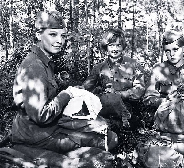 9. И, наконец, кто является автором произведения "А зори здесь тихие"?