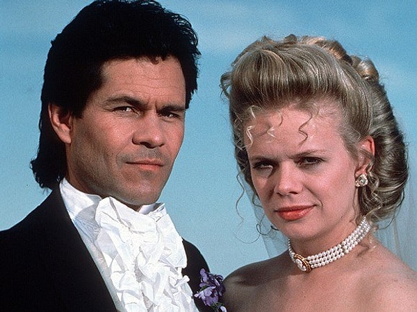 1. С какой попытки Иден Кэпвелл вышла замуж за Круза Костилио?