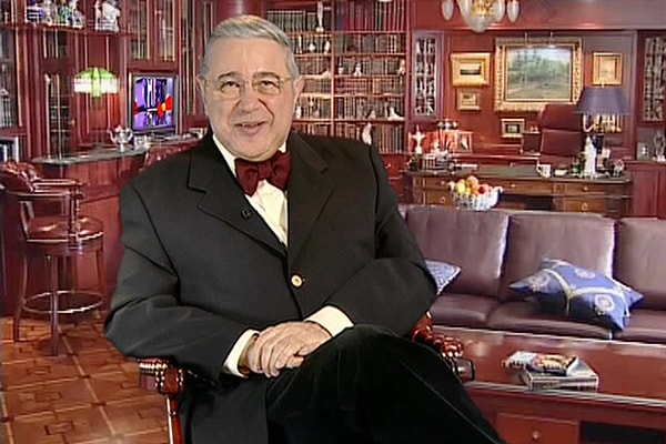 5. С какой фразы всегда начинал свой «юмористический букет» Евгений Петросян?