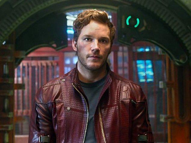 3. Chris Pratt'in Galaksinin Koruyucuları'nda giydiği kırmızı Star-Lord ceketi şimdi giysi dolabında duruyor.