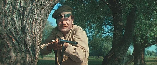 2. А как звали этого героя фильма "Свадьба в Малиновке"?