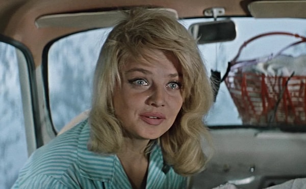 3. Вспоминайте фильм "Три плюс два" и имя этого персонажа: