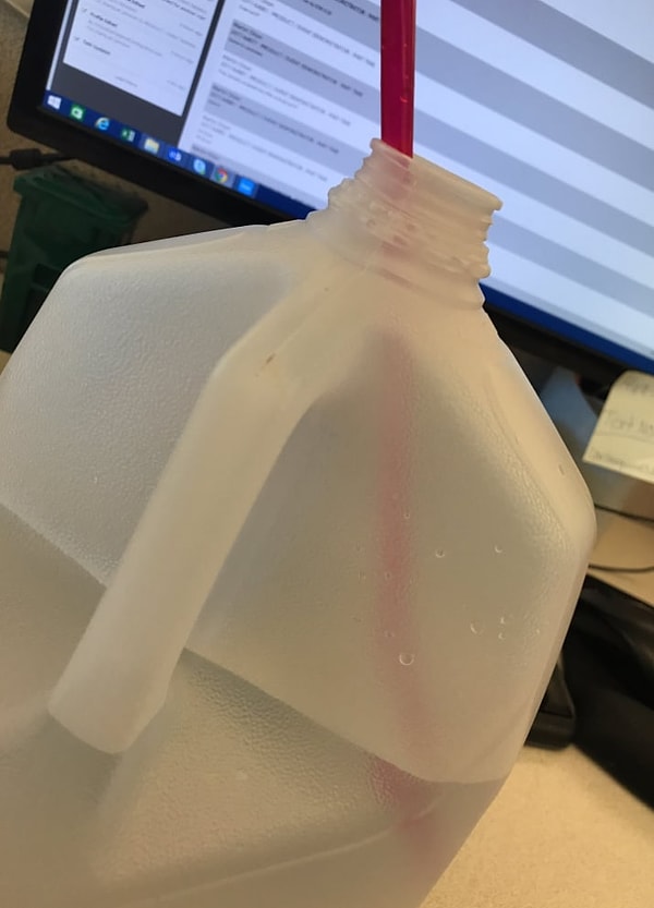 11. Напитки вкуснее, если их пить через трубочку