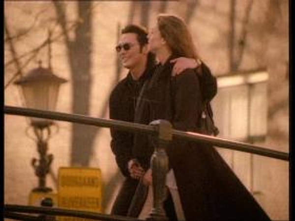 1. Как называется песня, кадр из клипа которой вы видите?