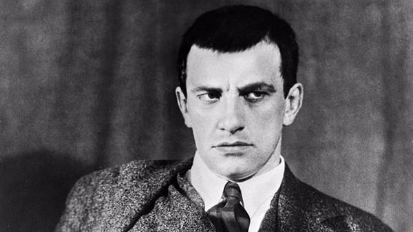 2. Владимир Маяковский