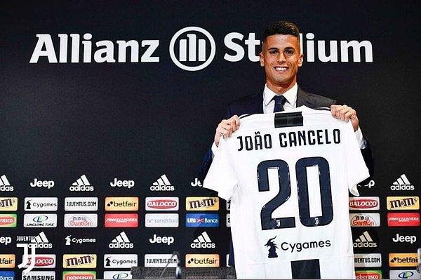 14. João Cancelo: 40.4 milyon euro (Valencia ➡ Juventus)
