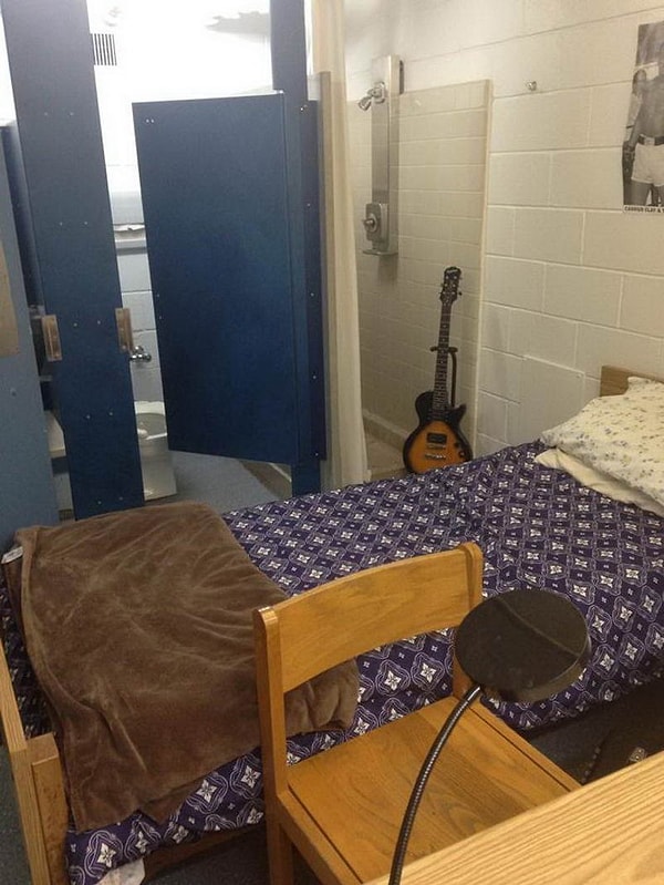 3. Когда наконец съехал от родителей