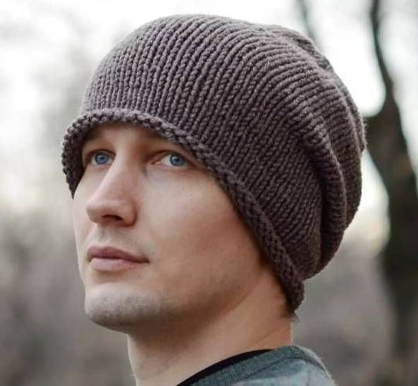 2. "Октябрь! Боже, это мой любимый месяц, готов его поедать, вдыхать, втягивать запахи. Ах, этот мятежный и печальный месяц. Смотри, как от встречи с ним зарделась листва. В октябре мир объят пламенем..."