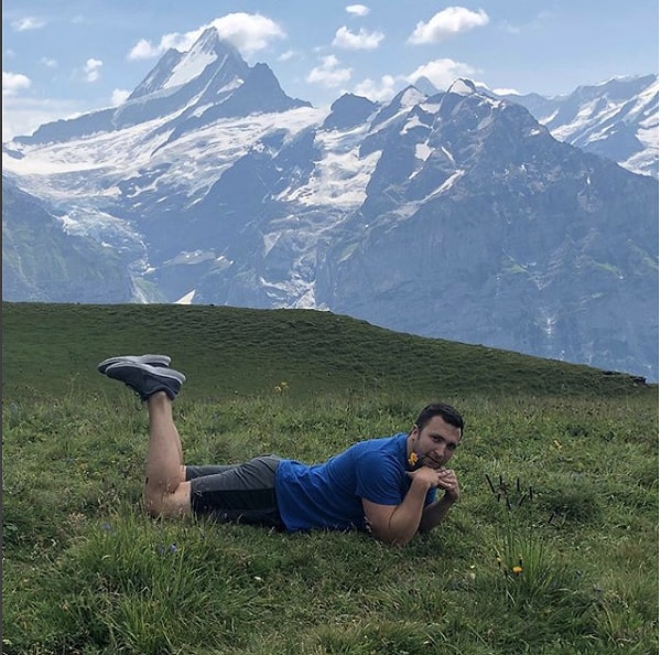 4. "Сперва мы наблюдали за девушками, которые делали фото, а затем повторяли их позы или старались сделать фото лучше, чем они"