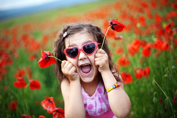 Никогда не говорите, что так все делают: все всегда плохо делают, раз так охотно на них ссылаются. Ну а если вам скажут: «Так НИКТО не делает» (не одевается, не думает и так далее) – отвечайте: «А я – кто!».