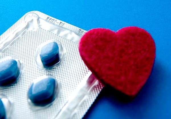 Viagra, cinsel birleşme için erekte olma sorunu yaşayan erkek hastalara yardımcı olmak için geliştirilmiş bir ilaç.